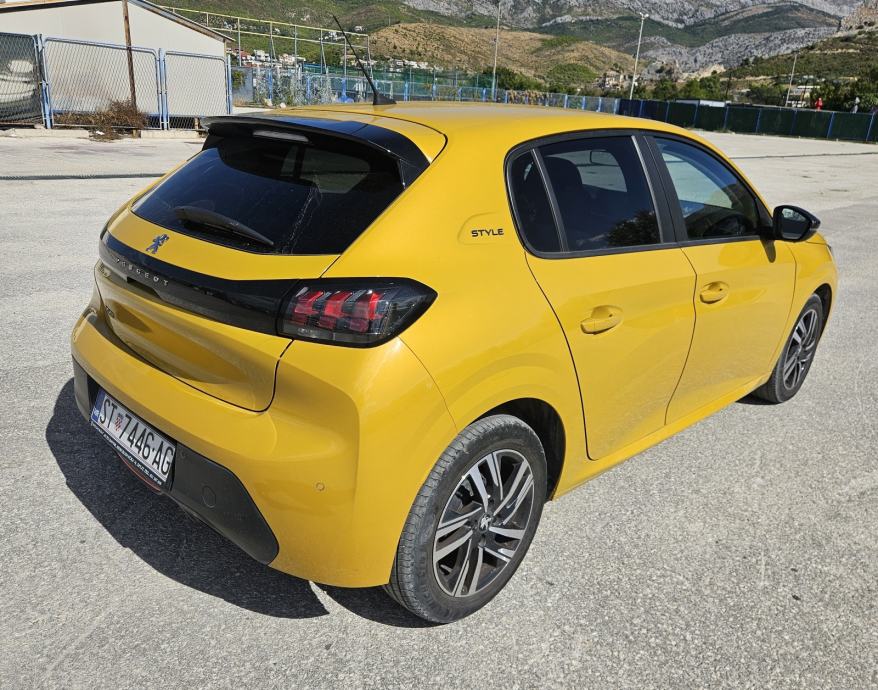 PEUGEOT 208 1,2 • 1. VLASNIK • REG CIJELU GOD • TVORNIČKO JAMSTVO 2G, fotografija 5