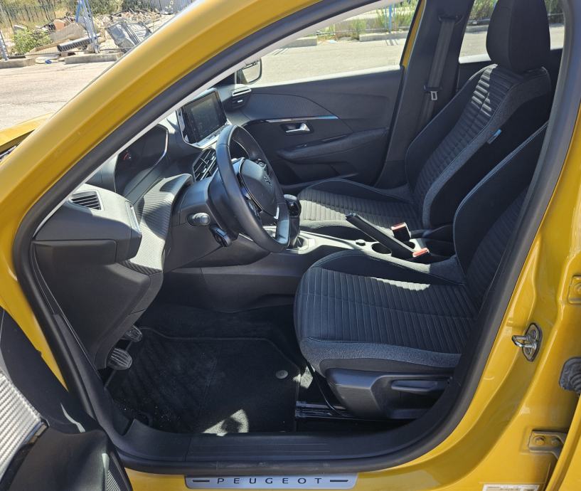 PEUGEOT 208 1,2 • 1. VLASNIK • REG CIJELU GOD • TVORNIČKO JAMSTVO 2G, fotografija 14