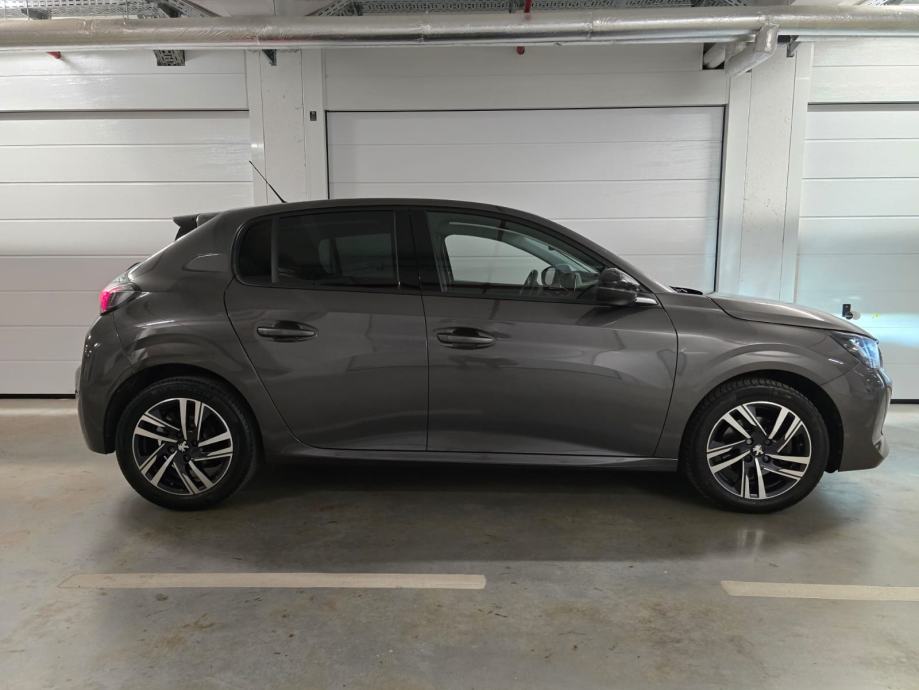 Peugeot 208 1,2 100 KS Allure, 1. vl, Top Stanje, Veliki servis!, fotografija 13
