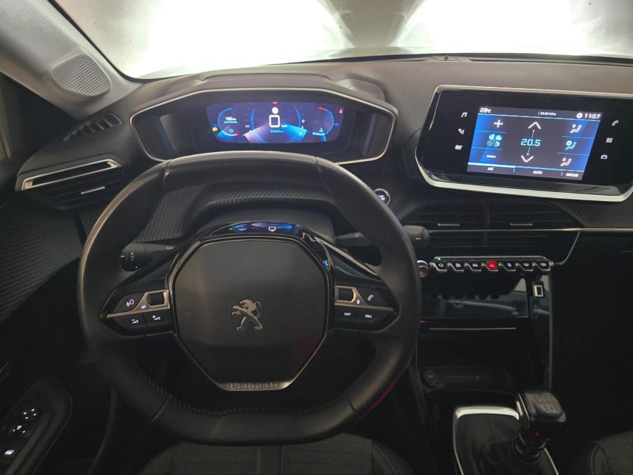 Peugeot 208 1,2 100 KS Allure, 1. vl, Top Stanje, Veliki servis!, fotografija 20