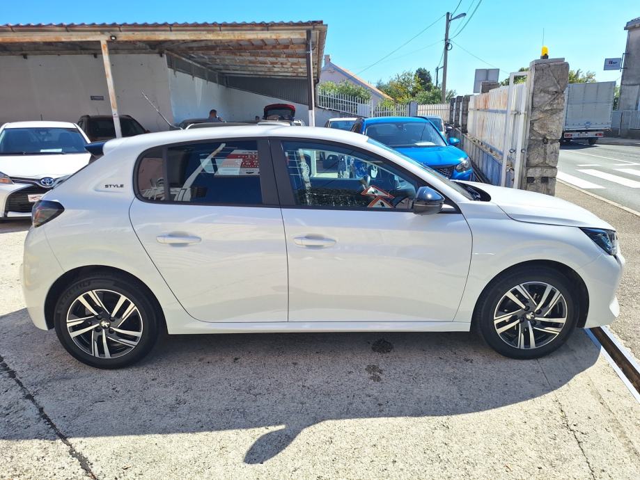 Peugeot 208 1.2 ‼️‼️16.000 km‼️ NAVI.LED STYEL, fotografija 7