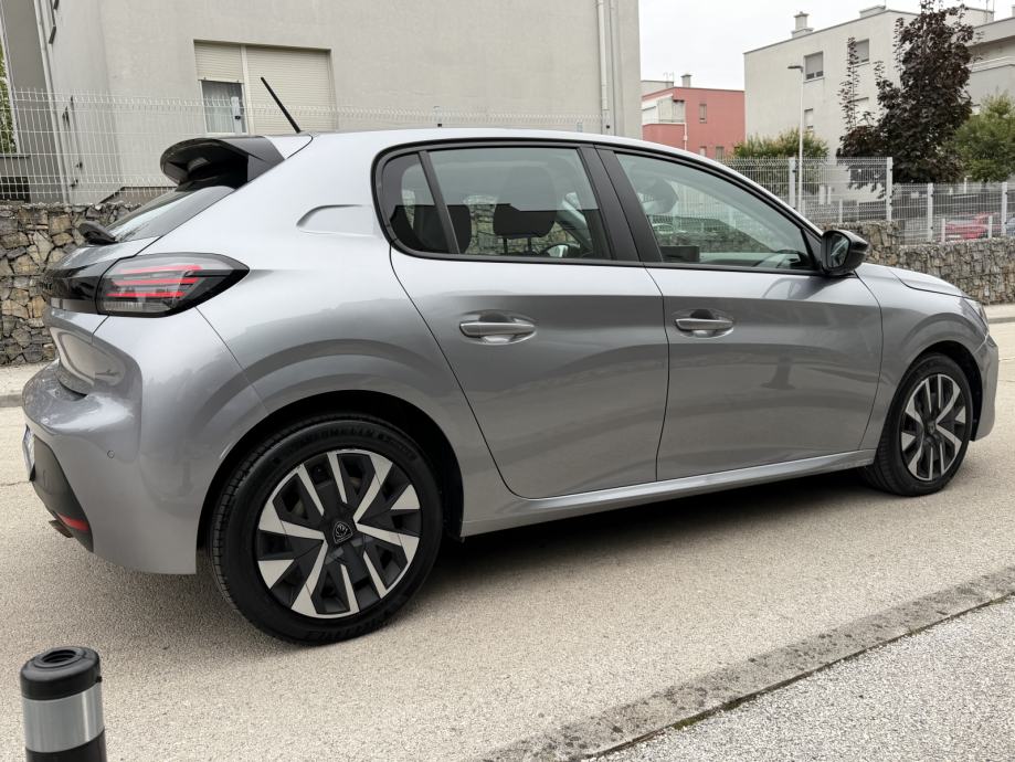 Peugeot 208 1,2 2024.g, JAMSTVO 12mj, NAVIGACIJA, APPLE/ANDROID CAR.., fotografija 6