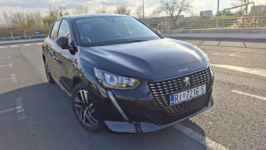 Peugeot 208 1,2 ALLURE 100-urađen veliki servis!, fotografija 3