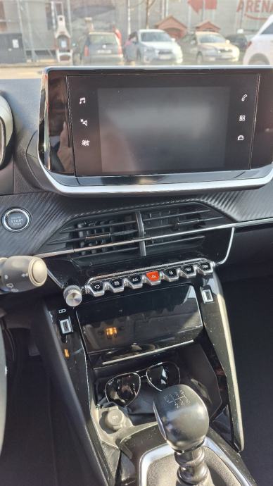 Peugeot 208 1,2 ALLURE 100-urađen veliki servis!, fotografija 10