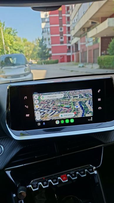 Peugeot 208 1,2 ALLURE 100-urađen veliki servis!, fotografija 12