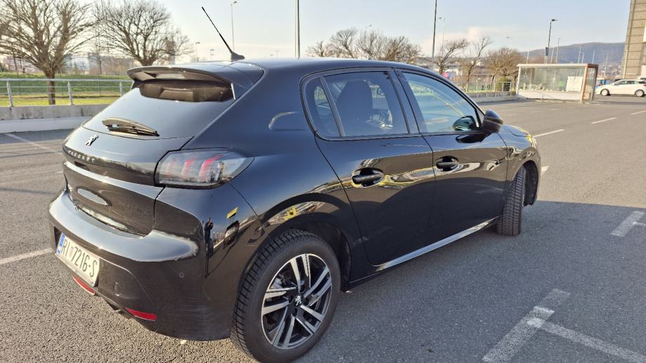Peugeot 208 1,2 ALLURE 100-urađen veliki servis!, fotografija 4