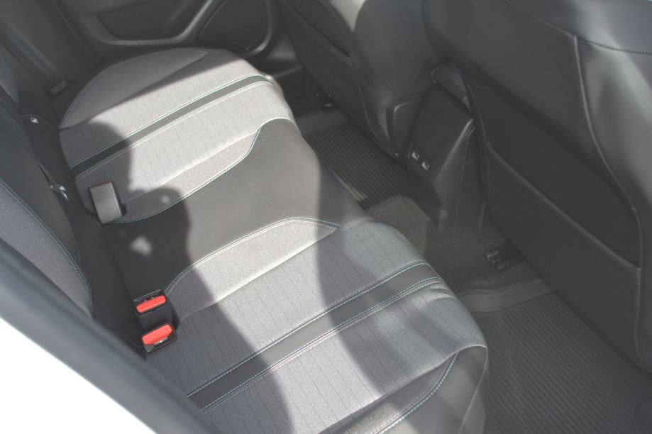 Peugeot 208 1,2 ALLURE virtual * LEASING bez učešća * rata 165€ *, fotografija 12