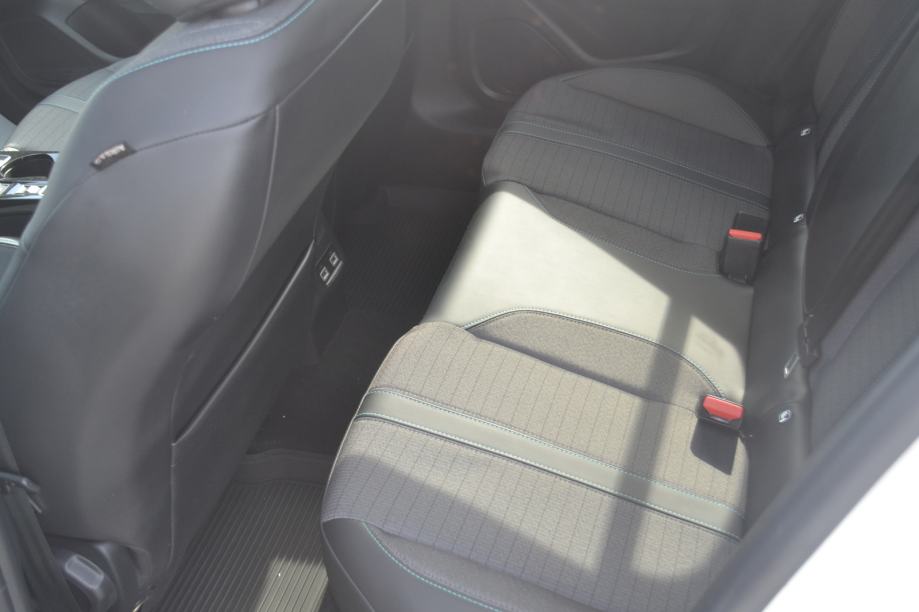 Peugeot 208 1,2 ALLURE virtual * LEASING bez učešća * rata 165€ *, fotografija 10