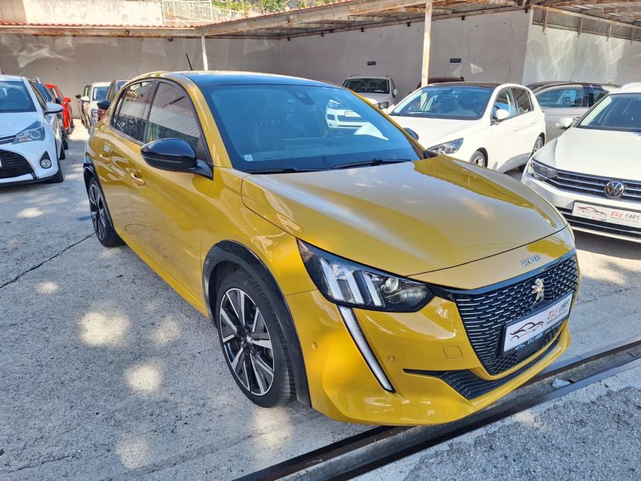 Peugeot 208 1,2 GT Line 100 KS Automatik(PANORAMSKI KROV)‼️68.000 Km, fotografija 3