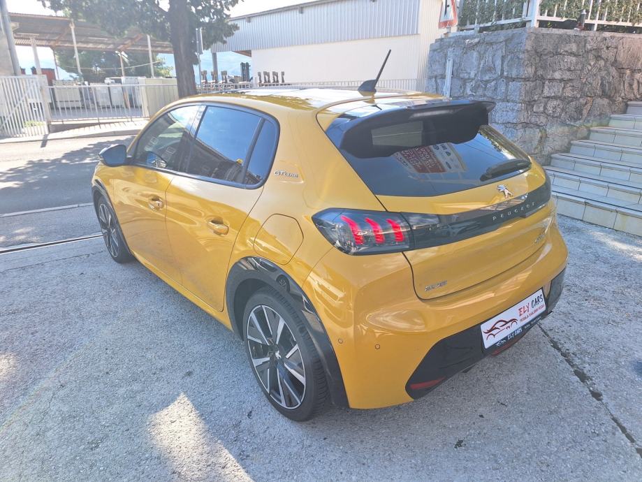 Peugeot 208 1,2 GT Line 100 KS Automatik(PANORAMSKI KROV)‼️68.000 Km, fotografija 5