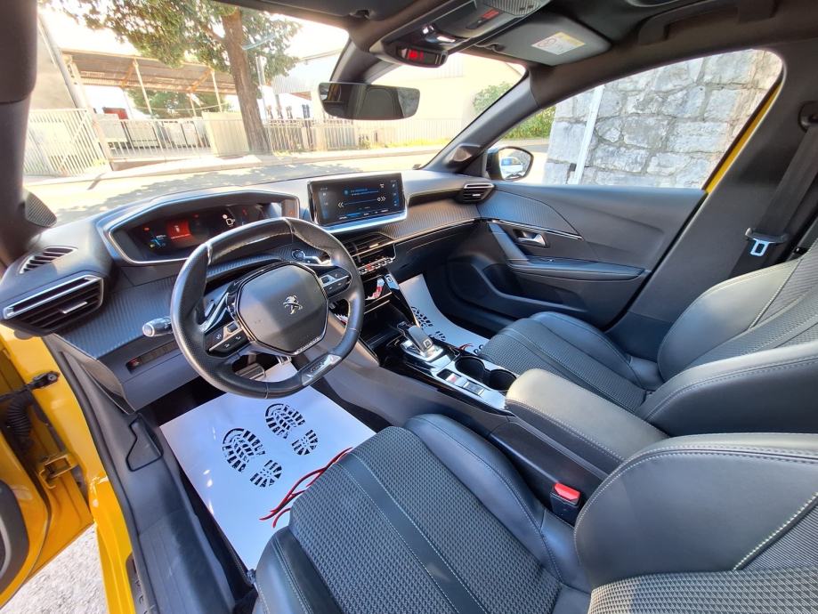 Peugeot 208 1,2 GT Line 100 KS Automatik(PANORAMSKI KROV)‼️68.000 Km, fotografija 10