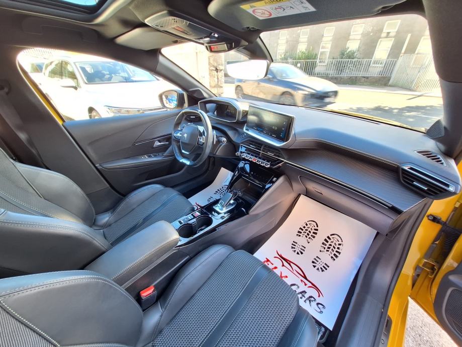 Peugeot 208 1,2 GT Line 100 KS Automatik(PANORAMSKI KROV)‼️68.000 Km, fotografija 16