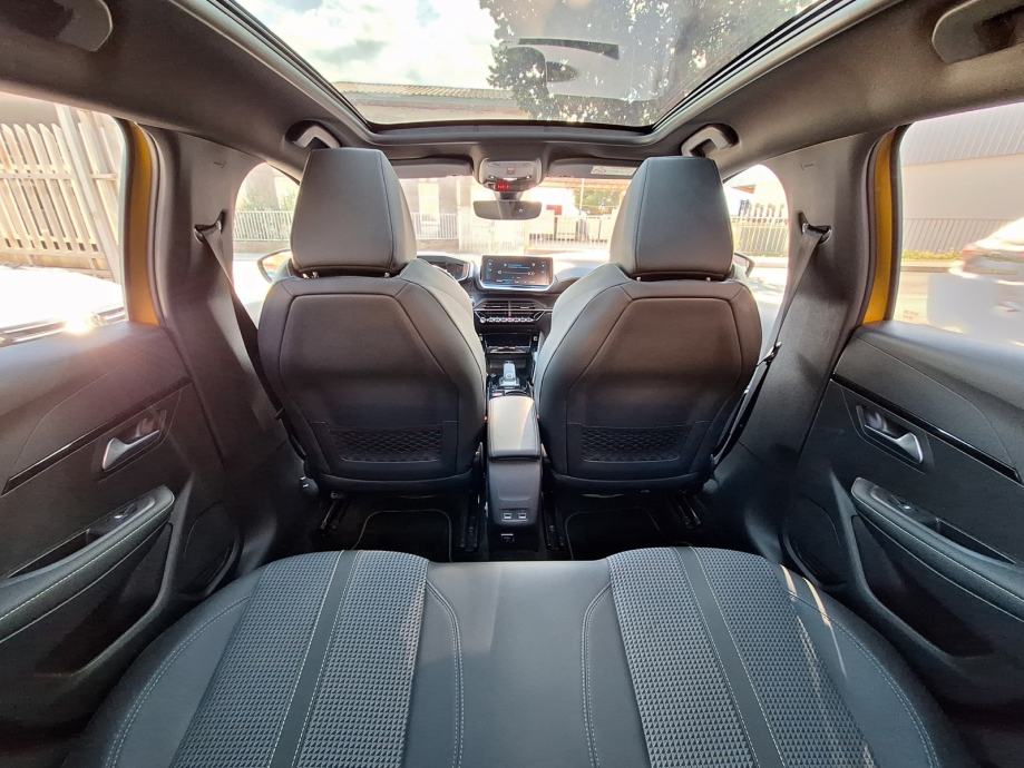 Peugeot 208 1,2 GT Line 100 KS Automatik(PANORAMSKI KROV)‼️68.000 Km, fotografija 18