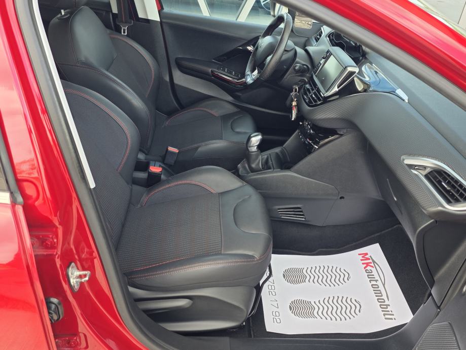 Peugeot 208 1,2 S&S GT LINE,ALU,NAVI,SPORT SJEDALA, fotografija 13