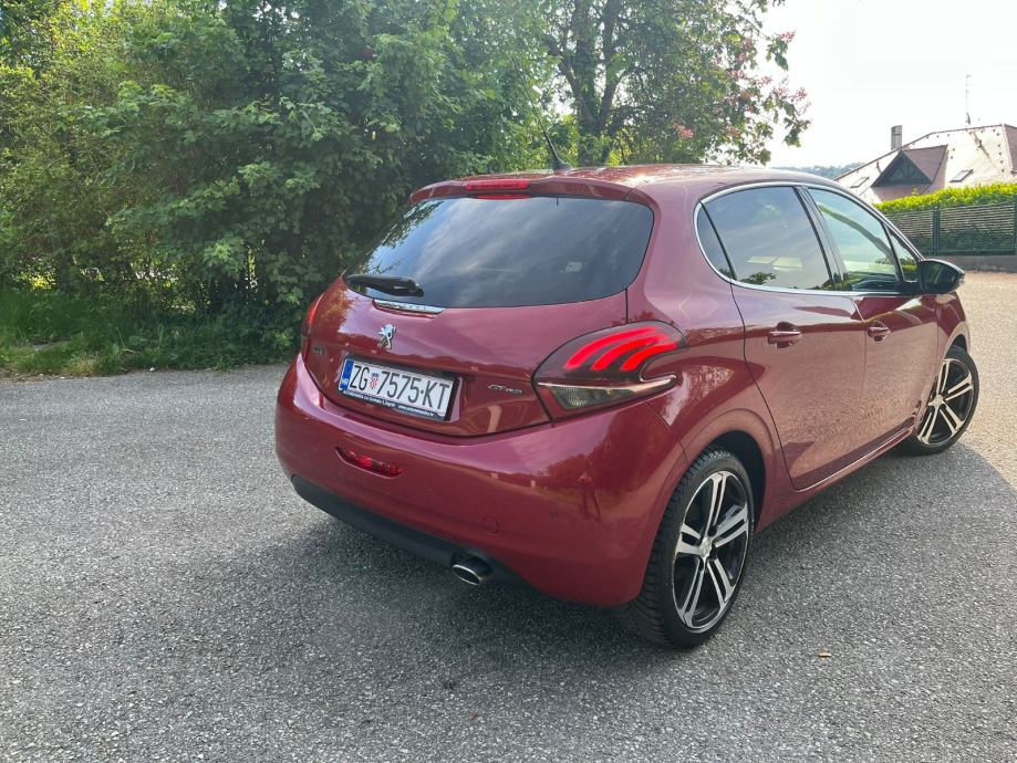 Peugeot 208 1,2#GT LINE#Servisna#Registriran do 12/2026, fotografija 6