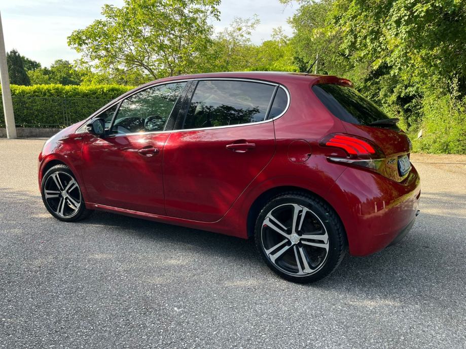 Peugeot 208 1,2#GT LINE#Servisna#Registriran do 12/2026, fotografija 11