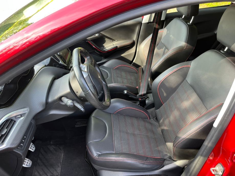 Peugeot 208 1,2#GT LINE#Servisna#Registriran do 12/2026, fotografija 13