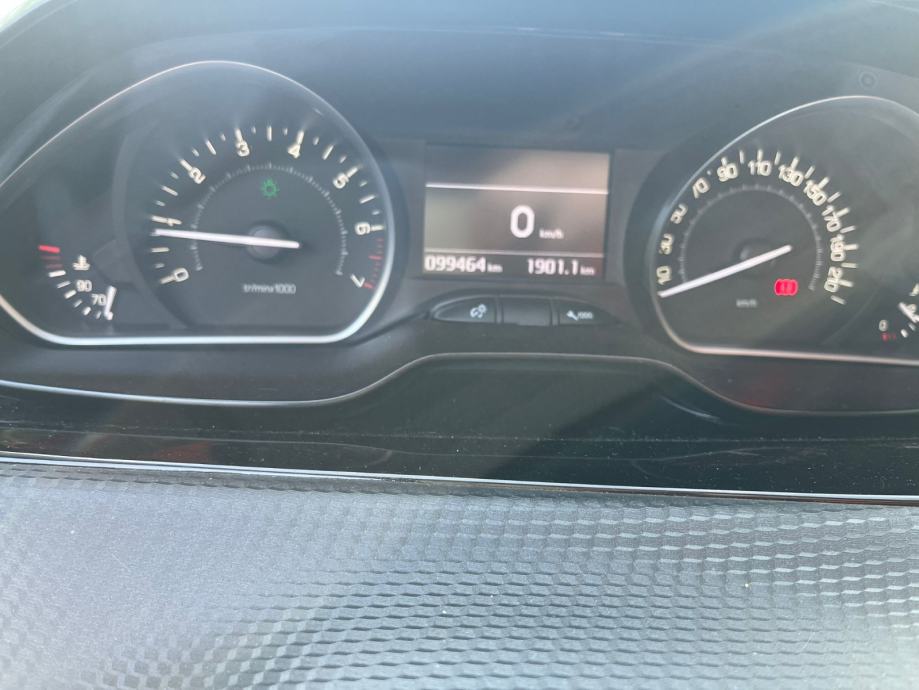 Peugeot 208 1,2#GT LINE#Servisna#Registriran do 12/2026, fotografija 17