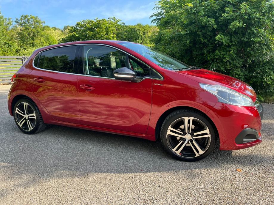 Peugeot 208 1,2#GT LINE#Servisna#Registriran do 12/2026, fotografija 10