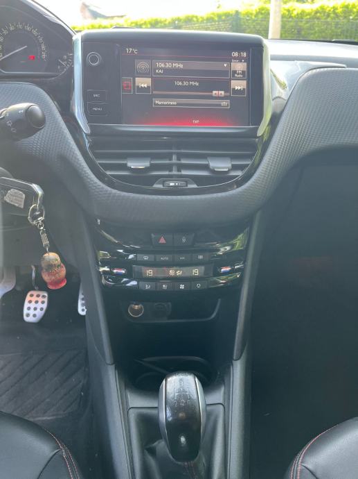 Peugeot 208 1,2#GT LINE#Servisna#Registriran do 12/2026, fotografija 18
