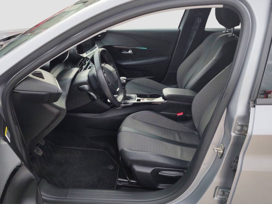 PEUGEOT 208 1.2 PureTech 100 KS ALLURE *VOZILO S JAMSTVOM*, fotografija 12