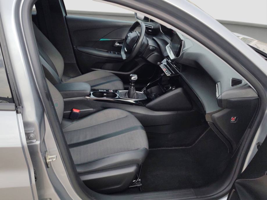 PEUGEOT 208 1.2 PureTech 100 KS ALLURE *VOZILO S JAMSTVOM*, fotografija 13