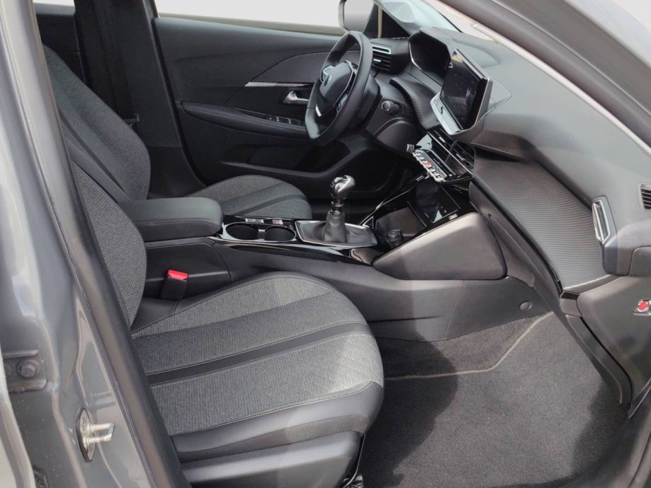 PEUGEOT 208 1.2 PureTech 100 KS ALLURE *VOZILO S JAMSTVOM*, fotografija 13