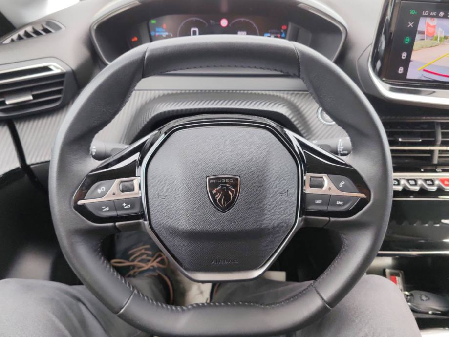 PEUGEOT 208 1.2 PureTech 100 KS ALLURE *VOZILO S JAMSTVOM*, fotografija 15