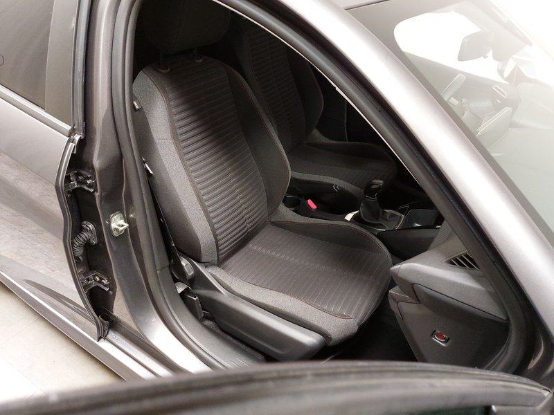 Peugeot 208 1.2 PureTech Active • digitalni instrumenti • LED, fotografija 10