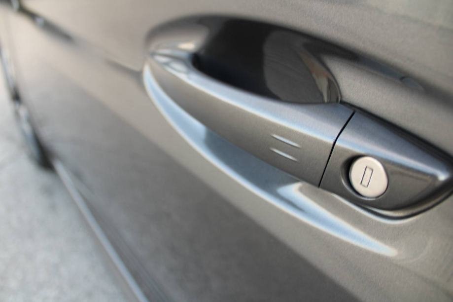 Peugeot 208 1.2 Puretech AUTOMATIK Allure *LED,NAVIGACIJA,KAMERA*, fotografija 10