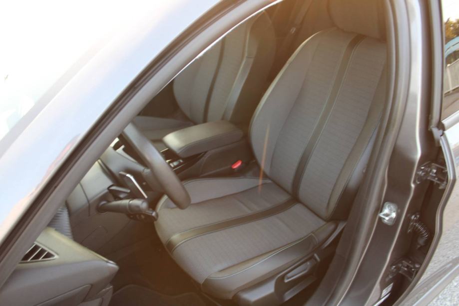 Peugeot 208 1.2 Puretech AUTOMATIK Allure *LED,NAVIGACIJA,KAMERA*, fotografija 11