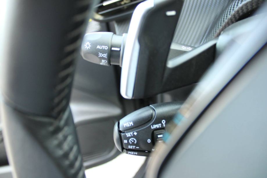 Peugeot 208 1.2 Puretech AUTOMATIK Allure *LED,NAVIGACIJA,KAMERA*, fotografija 15