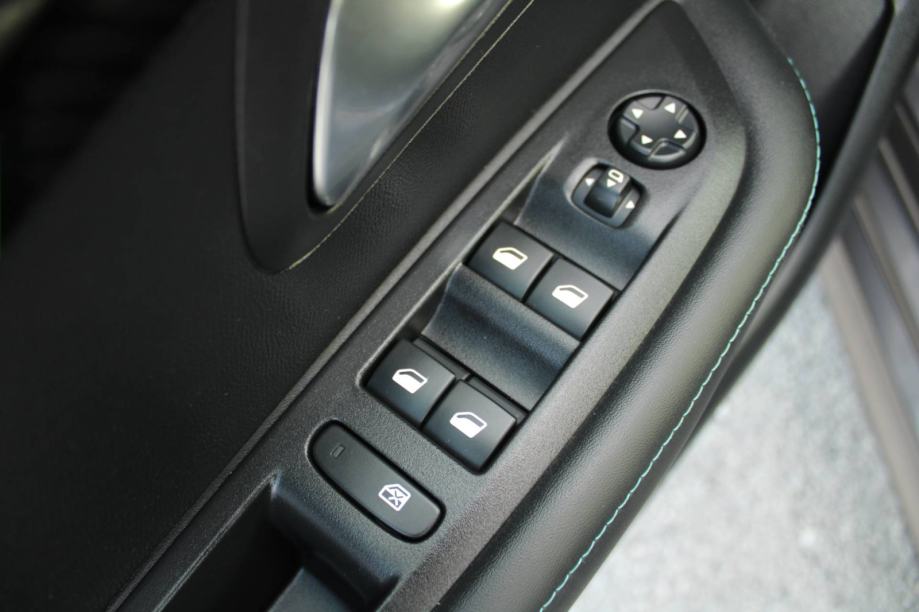 Peugeot 208 1.2 Puretech AUTOMATIK Allure *LED,NAVIGACIJA,KAMERA*, fotografija 16