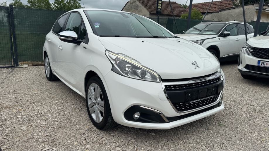Peugeot 208 1,2 PureTech/Signature/Led/Pdc/Jamstvo, fotografija 2