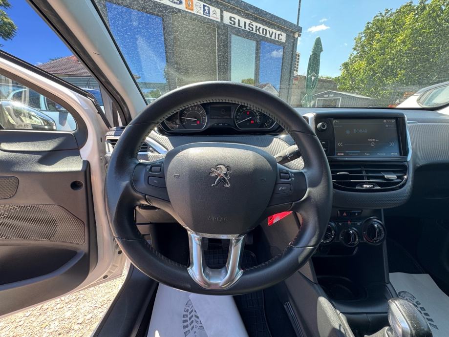 Peugeot 208 1,2 PureTech/Signature/Led/Pdc/Jamstvo, fotografija 7