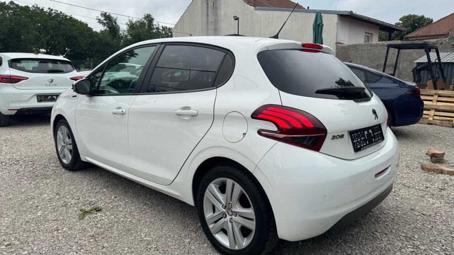 Peugeot 208 1,2 PureTech/Signature/Led/Pdc/Jamstvo, fotografija 13