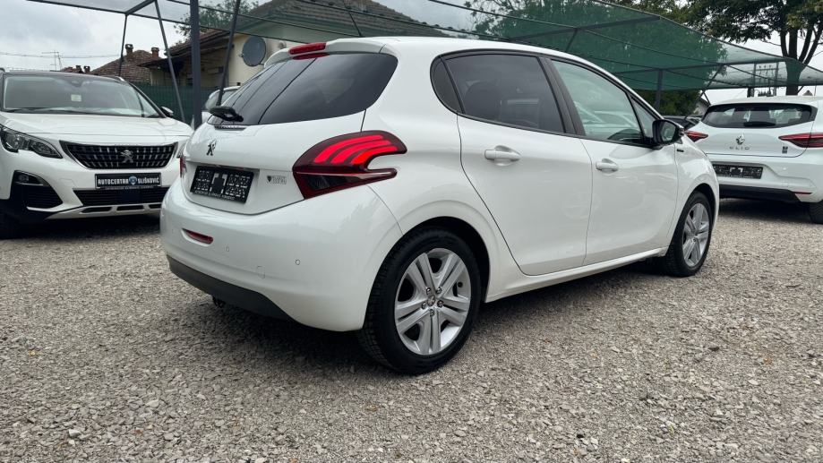 Peugeot 208 1,2 PureTech/Signature/Led/Pdc/Jamstvo, fotografija 6