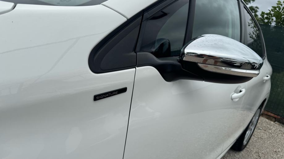 Peugeot 208 1,2 PureTech/Signature/Led/Pdc/Jamstvo, fotografija 10
