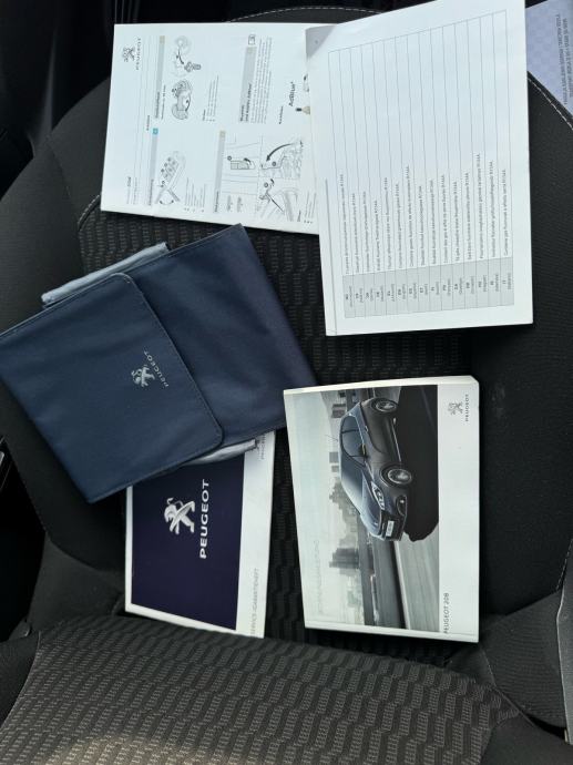 Peugeot 208 1,2 PureTech, fotografija 17