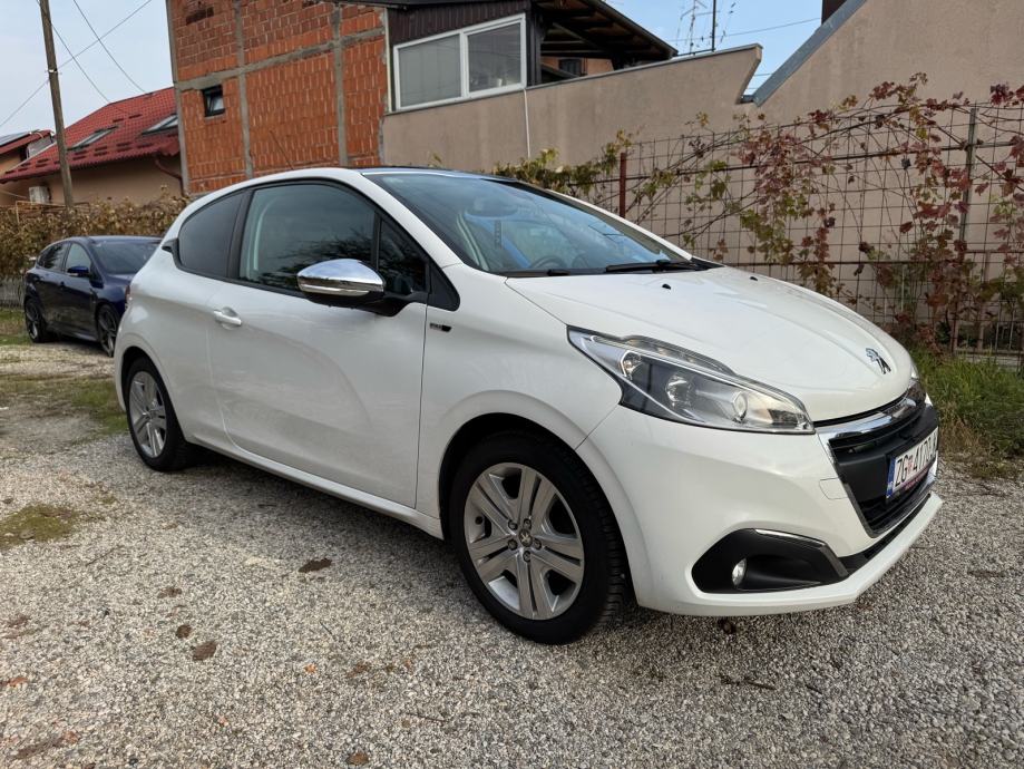 Peugeot 208 1,2 PureTech, fotografija 3