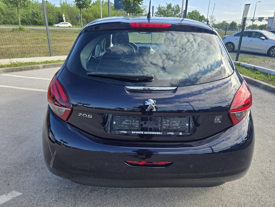 Peugeot 208 1,2 PureTech,SIGNATURE, fotografija 5