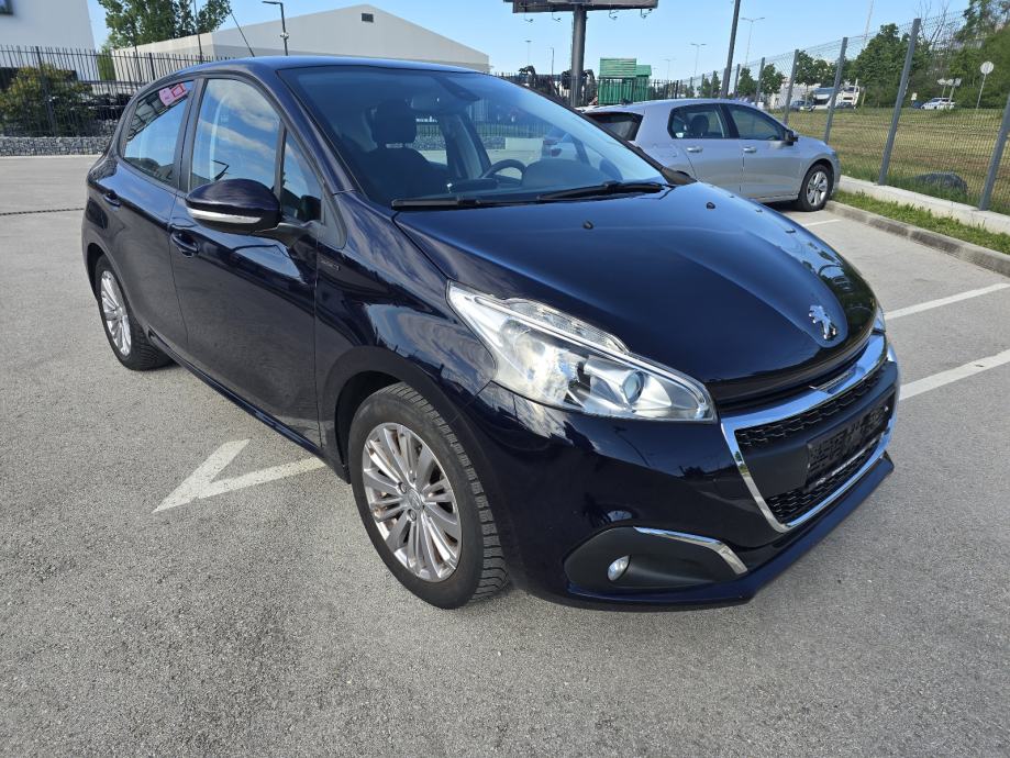 Peugeot 208 1,2 PureTech,SIGNATURE, fotografija 8