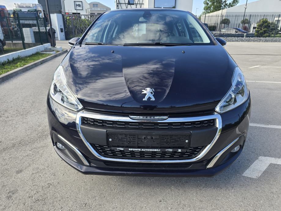 Peugeot 208 1,2 PureTech,SIGNATURE, fotografija 9