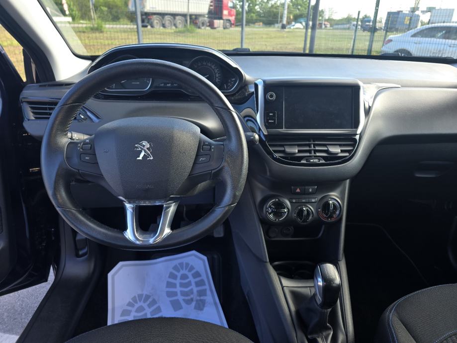 Peugeot 208 1,2 PureTech,SIGNATURE, fotografija 15