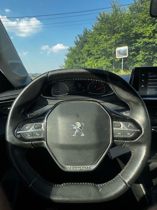 Peugeot 208 1,2-NAVI-PARK SENZ.-SERVISNA-JAMSTVO 12 MJ-TOP!, fotografija 19