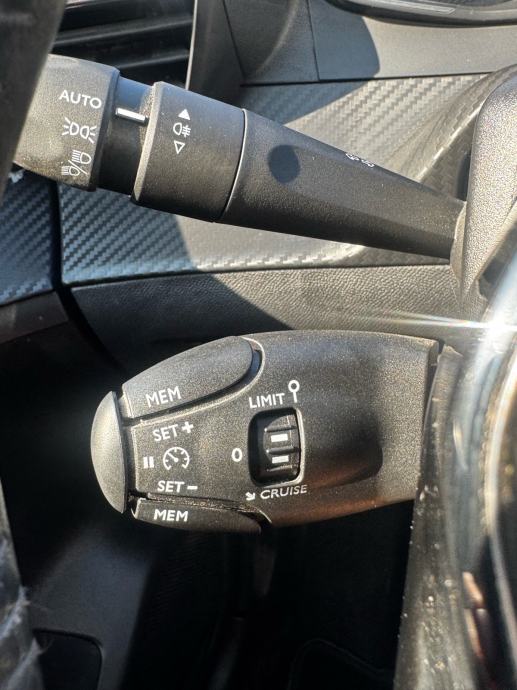 Peugeot 208 1,2-NAVI-PARK SENZ.-SERVISNA-JAMSTVO 12 MJ-TOP!, fotografija 20