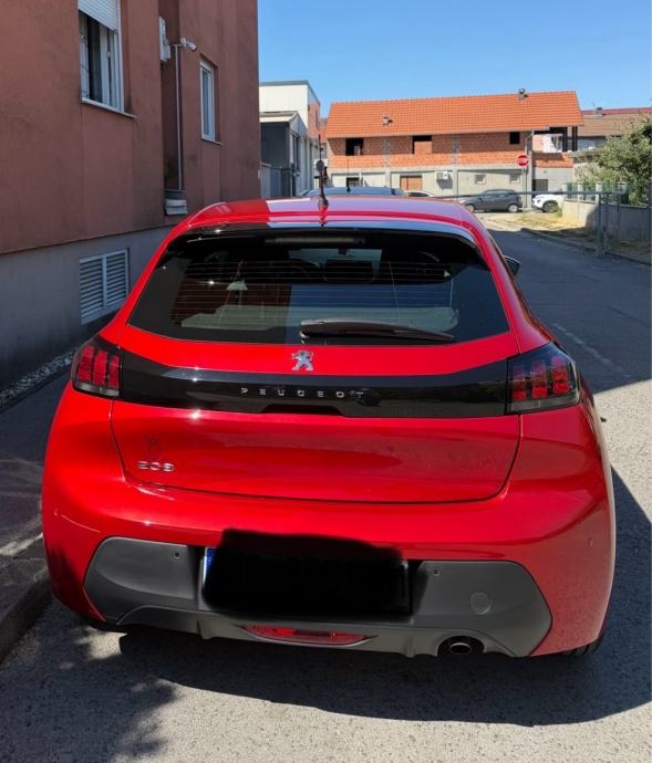 Peugeot 208 1,2 PureTech, fotografija 2