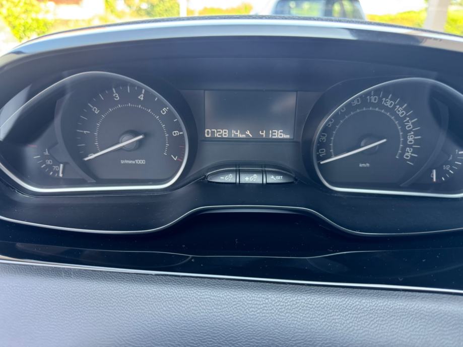 Peugeot 208 1,2 PureTech U SUSTAVU PDV-a, samo 72.000 km !, fotografija 10