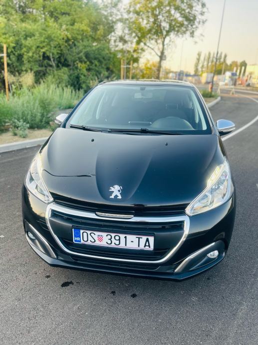 Peugeot 208 1,2 vti .servisna i nova reegustracija, fotografija 4