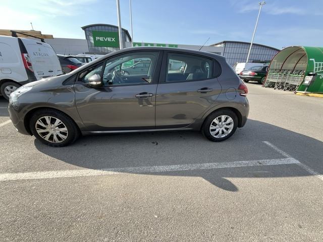 Peugeot 208 1,2, fotografija 2